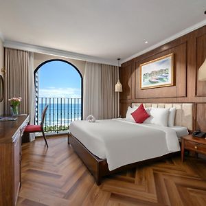 Luxury Suite Bathtub Balcony Sea View Afternoon Tea